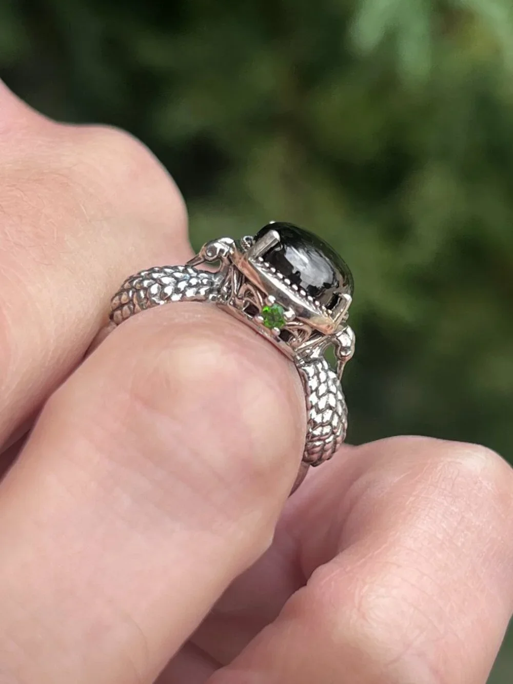 D'JOY 925 Sterling Silver Dragon Ring Black Cabochon Green Accent Stone SZ 8.25